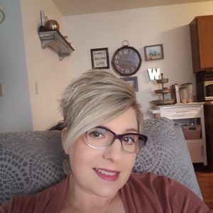 Meet your Posher, Carrie